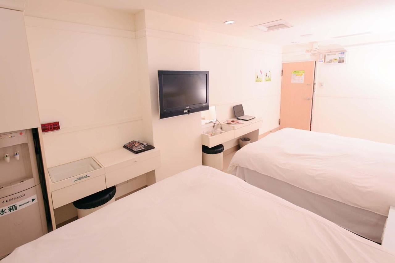 Kiwi Express Hotel - Zhong Zheng Branch Taichung Luaran gambar