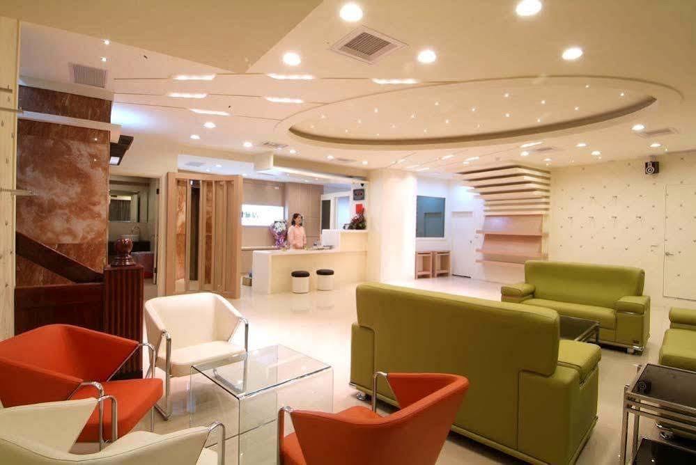 Kiwi Express Hotel - Zhong Zheng Branch Taichung Luaran gambar